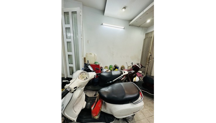 BÁN NHÀ MẶT TIỀN 83M2 4 TẦNG NỞ HẬU 4M 6PN KD ĐỈNH LẠC LONG QUÂN 10 TỶ.